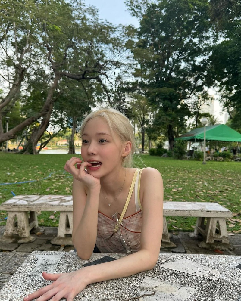 에스파 윈터가 청초한 비주얼을 뽐냈다.