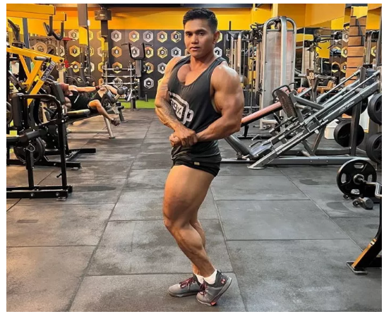 인도네시아 보디빌더 저스틴 빅키 210kg 바벨 들고 스쿼트하다 목 부러져 사망