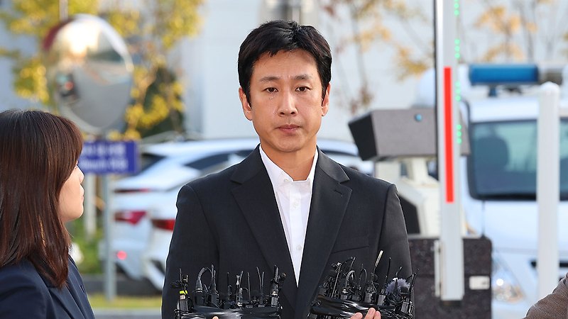 [뉴스 소개] 마약 투약 혐의 이선균 조사를 위해 경찰 출석