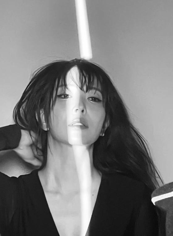 보아, 너무 심하게 파인 거 아니야? 슬며시 드러낸 볼륨감! [사진]