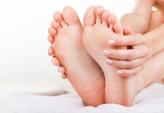 발이 우리들에게 보내는 좋지 않은 신호 6가지(발붓기,색소침착,당뇨발,하지정맥)(건강)