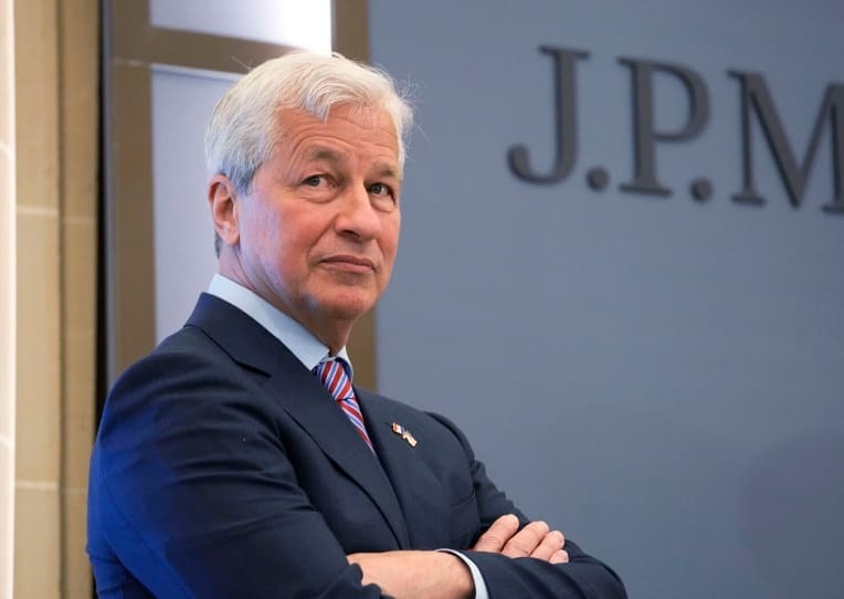 JP Morgan CEO, 미국 2023년 중반까지 잠재적인 경제 '탈선' 예측 Jamie Dimon predicts potential economic 'derailment' by mid-2023