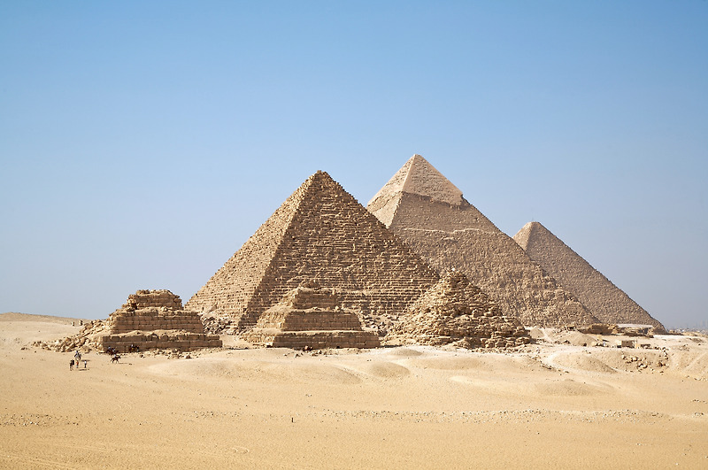 테슬라 코일과 피라미드의 상관관계