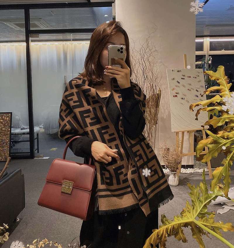 [GIVENCHY] 지방시 리미티드 에디션 켈리 로고 미니백 (4 COLOR)