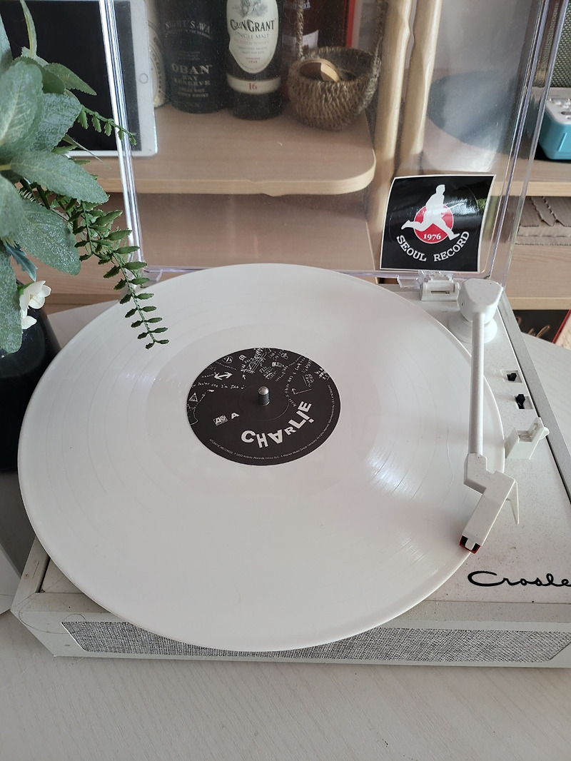 찰리푸스 (Charlie Puth) 3집 Limited Edition LP (vinyl) 리뷰