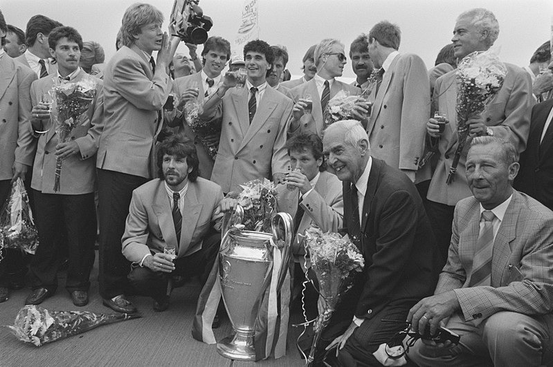 1987-88 시즌 유럽을 정복한 트레블 팀 PSV 아인트호벤