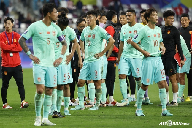 중국 대굴욕 3경기 0승 0골 아시안컵 조 3위 탈락 위기 2군 출격 카타르에 0-1 패