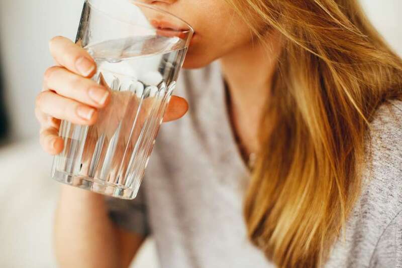 물을 마시면 일어나는 우리 몸의 9가지 변화와 건강에 미치는 영향