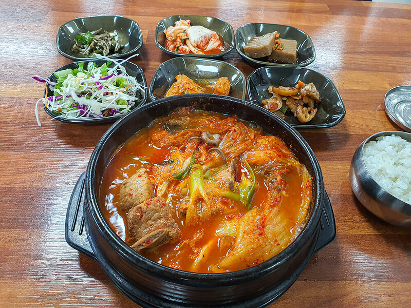 성남중앙공설시장 맛집, 팔남매집 돈갈비김치찜 먹어본 후기