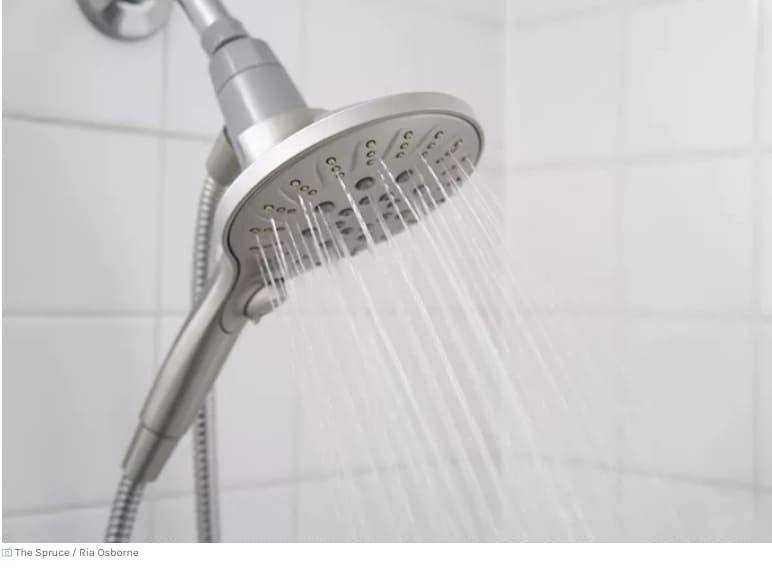 화장실 냄새 도대체 어디서 나는거지? VIDEO: How to Clean a Grimy Shower Head with Vinegar