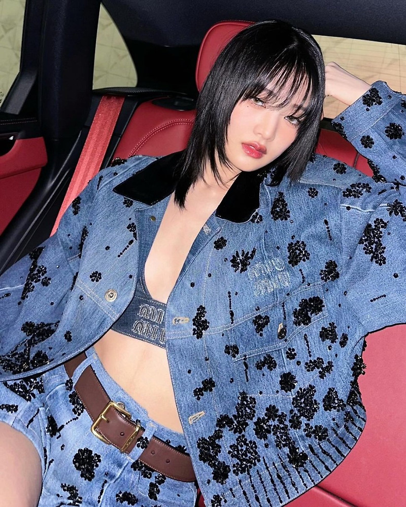 컨디션 난조로 휴식을 발표한 (여자)아이들 민니가 누리꾼들의 우려 속에서 여전히 빛나는 미모