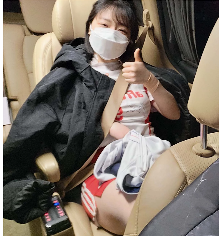 아프리카 여캠 뀨알 생방송 씨름대회 도중 쇄골 뼈 부러져 긴급수술