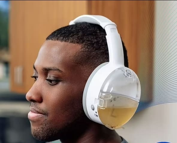 귀지를 자동으로 빼주는 '헤드폰 타입 시스템' VIDEO:Bizarre headphones promise to deep clean your ears in 35 seconds