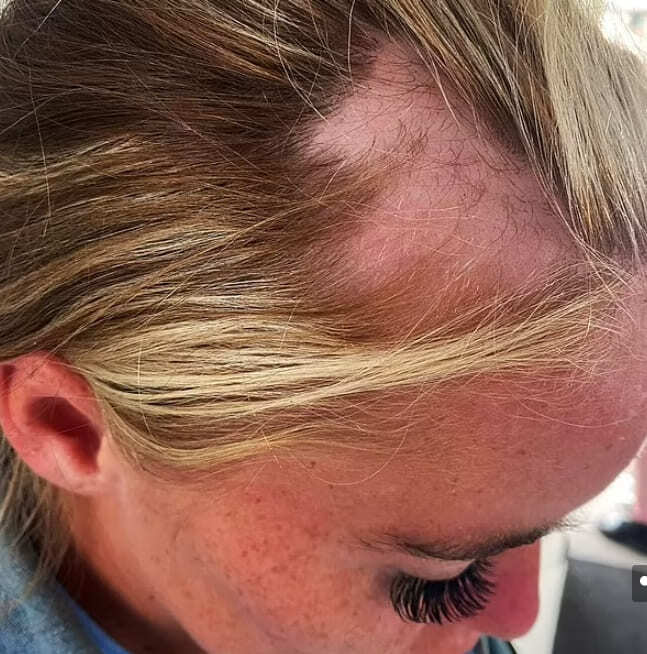 이게 바로 개싸움...애견소 보호 불만 고객과 직원 난투극 VIDEO: In the dog house! Ugly brawl at kennel leaves woman's hair torn out
