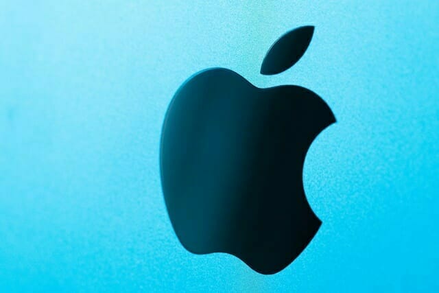 애플, AI 아이폰 제작 위해 스타트업 인수 및 인력 채용에 나서다! 
