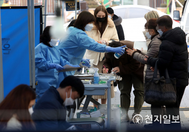 진주 코로나 확진자 5명 추가… 가람초등생·교사 모두 ‘음성’