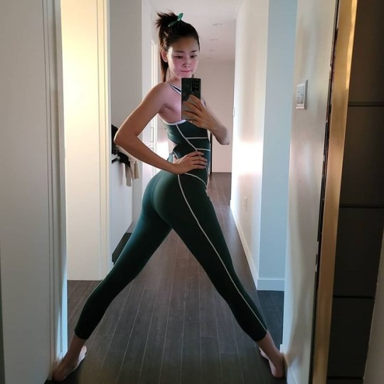한혜진, 이 몸매 실화? 올인원 운동복까지 