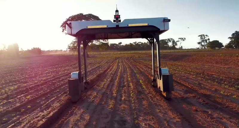 농장용 새로운 분무 로봇 ㅣ 밀리미터 미만 물체 골라   배치하는 작업 수행 미니어처 로봇VIDEO: Solinftec unveils new sprayer robot for farms ㅣ MiGriBot: a miniature robot able to perform pick-and-place