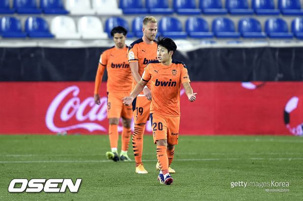 발렌시아, ‘3연속 선발’ 이강인 빠진 후 2골 만회...알라베스와 2-2 무