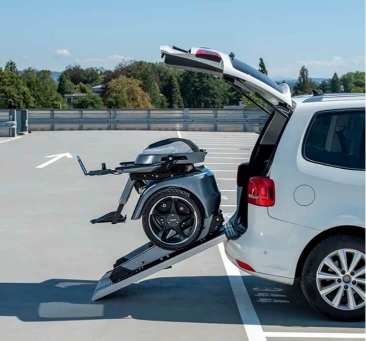 디자인상 수상 미래형 휠체어 VIDEO Scewo Bro - Power wheelchair. The new generation.