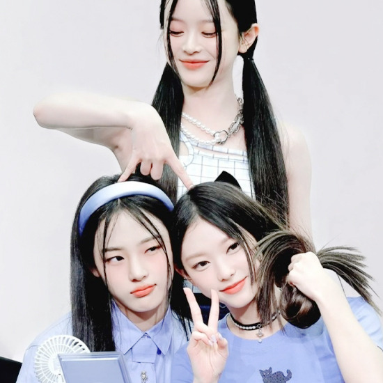 요즘 인싸포즈는 체리피스 (f. 뉴진스)