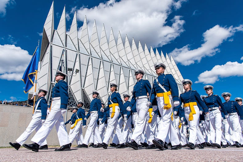 미 공군사관학교 신입생 입교식 모습 ㅣ 영화 사관과 신사  VIDEO: United States Air Force Academy, USAFA ㅣ Movie: An Officer and a Gentleman