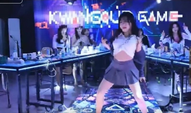 2023년 별풍선 400억 넘게 번 아프리카TV BJ 커맨더지코... 자극적인 '엑셀방송'