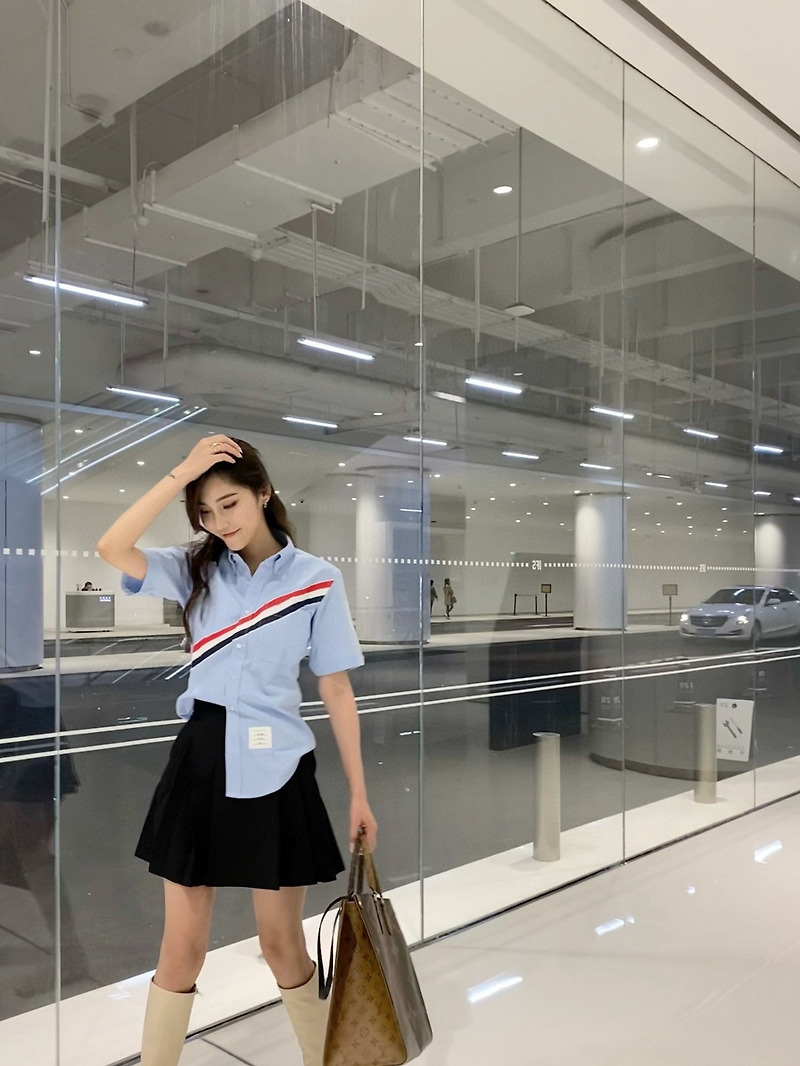 [THOM BROWNE] 톰브라운 코튼 옥스포드 프린티드 다이애그널 스트라이프 스트레이트 핏 쇼트 슬리브 셔츠 (2 COLOR)