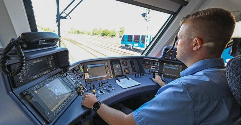 독일 알스톰, 세계 최초 수소전기열차 개통 VIDEO: Germany inaugurates world’s first hydrogen-powered train fleet