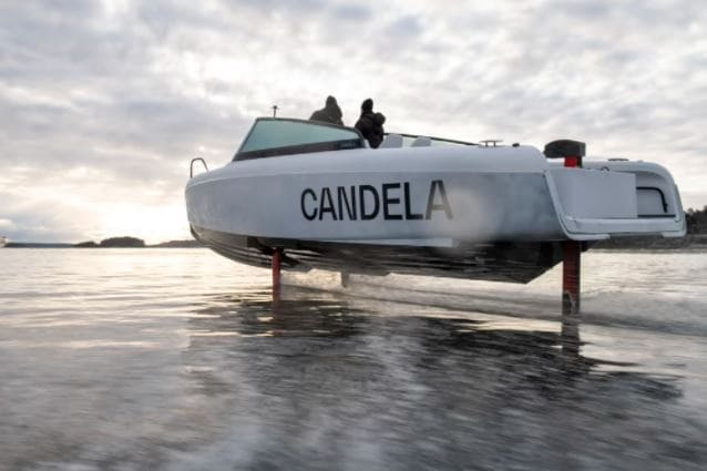 바다의 테슬라 세계 최초의 전기 수중익선 선보여  VIDEO: ‘Tesla of the seas’: World’s first electric foiling boat comes to Benelux