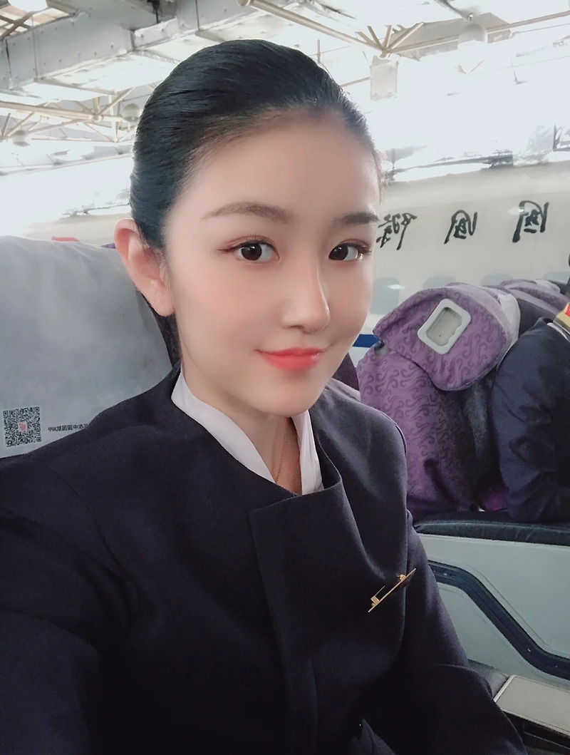 코로나로 8년 간의 승무원 생활 끝! 중국 미녀 스튜어디스의 여행사진 봤더니