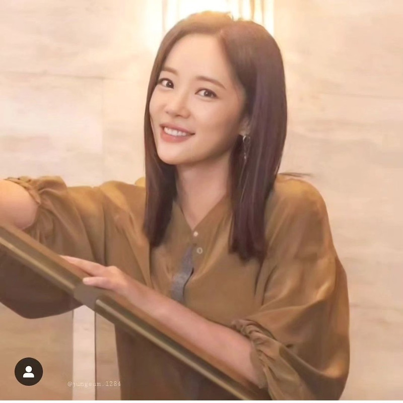 배우 황정음(39)이 '7인의 부활'로 사생활 논란을 딛고 진정한 부활을 노린다.