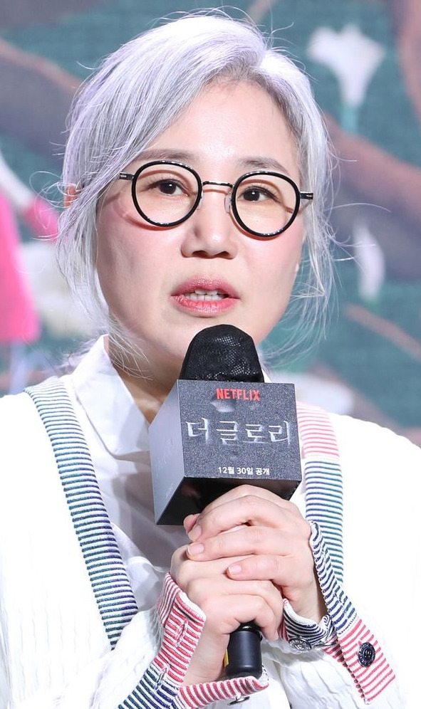 김은숙 작가가 오글거린다고 지적받는 이유