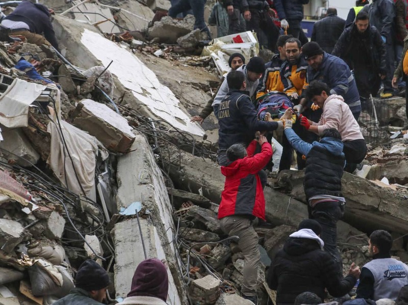 튀르키예 시리아 강타 지진 사망자 4천명 육박 VIDEO:Turkey earthquake: Where did it hit and why was it so deadly?