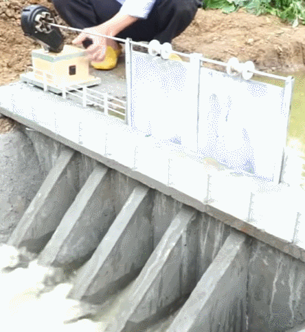 실물과 똑같은 미니 수력 댐 VIDEO: Construction Of A Small Dam With Four Blow Down Gates