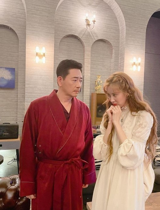 서현, 대선배 전광렬의 매서운 눈빛에 쭈굴! 
