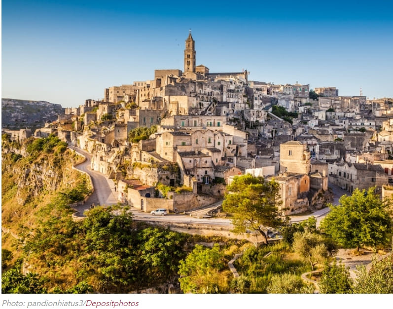 석회암 동굴로 가득찬 이탈리아 그림 같은 도시 VIDEO:This Picturesque Italian Town Is Filled With Ancient Cave Dwellings You Can Stay In