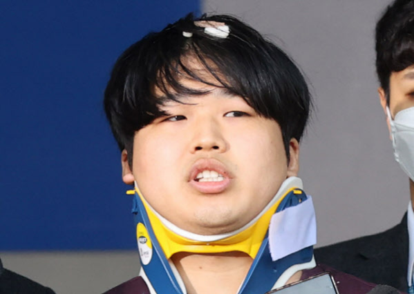 '박사방' 조주빈에 징역 40년… 공범들은 징역 7~15년
