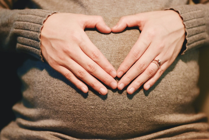 임신 중 편두통 완화를 위한 자연 요법