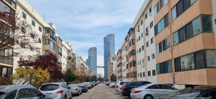 이촌동 '한강맨션아파트', 51년 만 '68층 랜드마크로 거듭난다...한국 최초 중산층 아파트