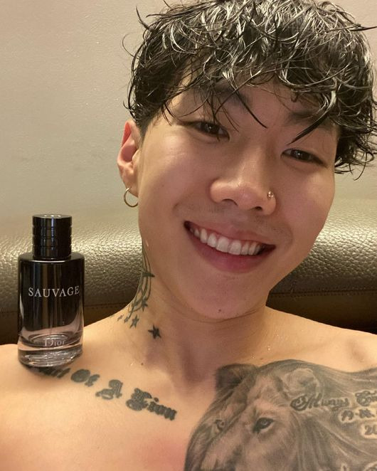박재범, 상의 탈의+젖은 머리=섹시美의 정석...