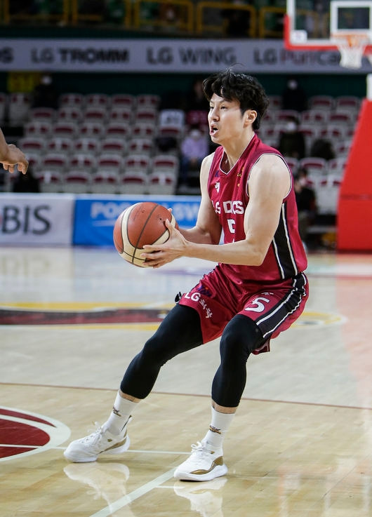 [남자농구]'김시래 결승 자유투' LG, DB에 91-90 신승