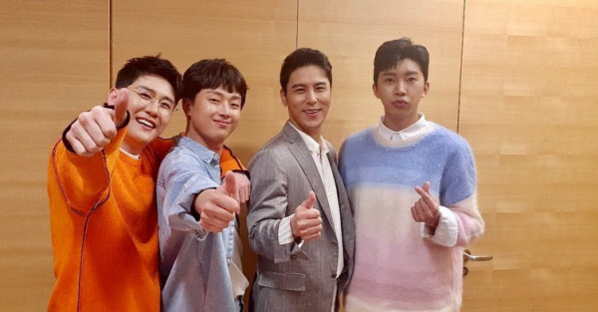 '트롯맨' 이찬원, 코로나 확진… 임영웅·장민호 등도 자가격리