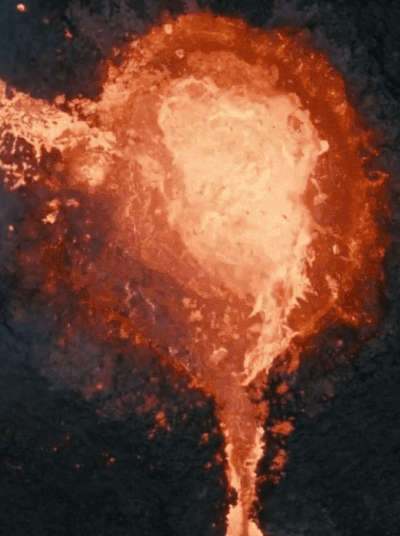 아이슬란드와 일본 화산의 분화 모습 VIDEO:Photographer’s Drone Melts Capturing an Incredible Aerial Shot of a Volcanic Eruption ㅣ 鹿児島・諏訪之瀬島 噴火警戒レベル３「入山規制」に引き上げ