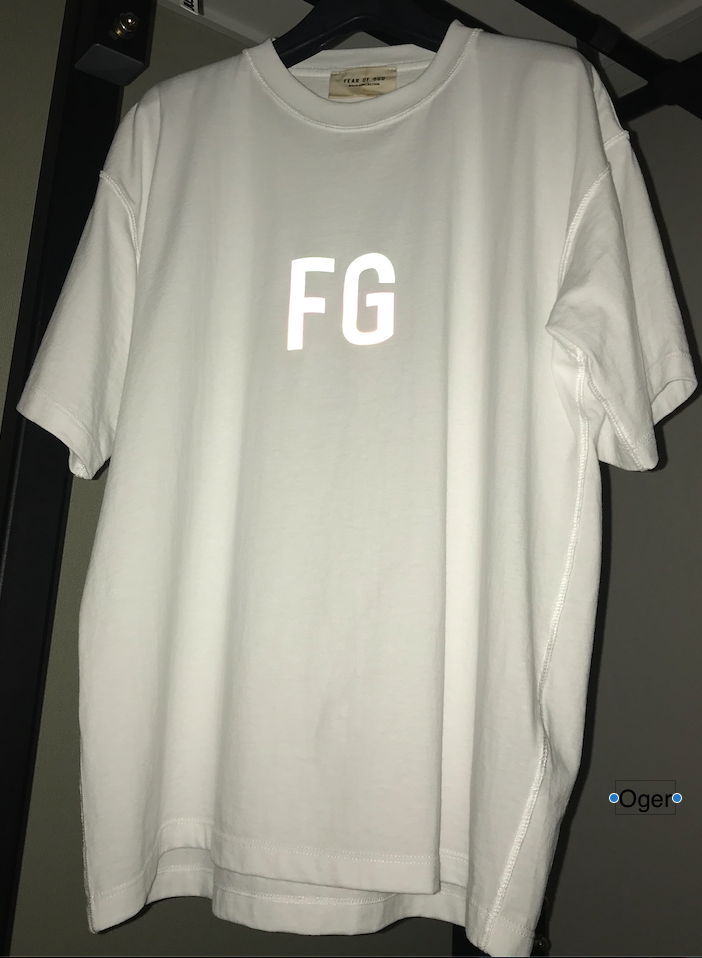 FEAR OF GOD (피오갓) 반팔티 화이트 구매 후기 및 실착(스트릿 패션,  제리 로렌조 패션, 피어오브갓 에센셜 직구 방법, 사이즈, 후드, 바지, 스웬 팬츠, 스웻 셋업 , 맨투맨, 아노락, 니트, 트랙팬..