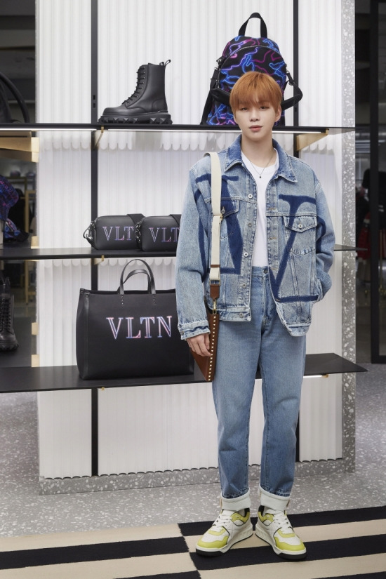 강다니엘, 남다른 비주얼로 여심 저격! [사진]