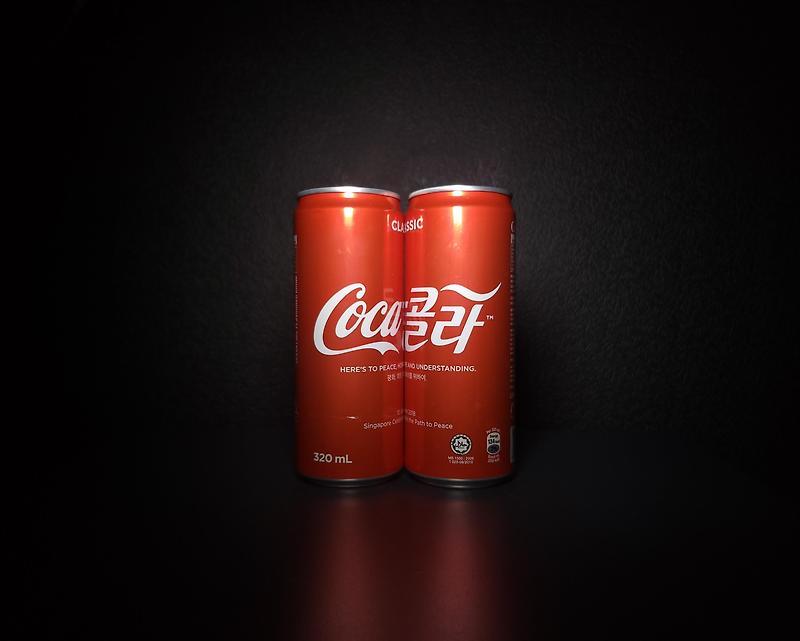 [북미정상회담] 코카콜라, 회담축하 'Coca 콜라' 로고 캔