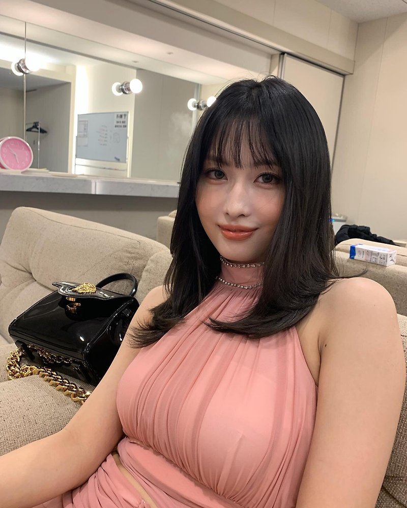 트와이스 모모 핑크드레스 인스타그램 셀카 사진
