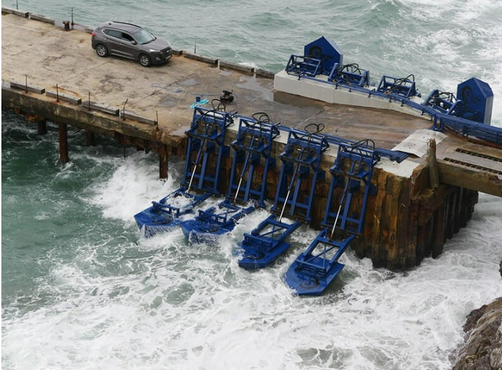 스페인 최초의 파력 발전소 VIDEO: Spain's first wave power plant to be installed in the port of adriano, mallorca