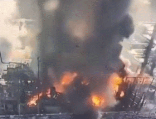중국 랴오닝 화학공장 폭발사고 (최소 2명 사망 12명 실종)